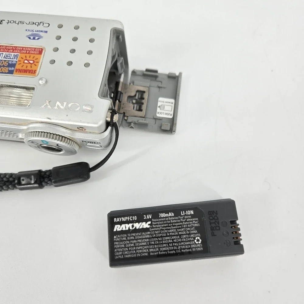 Sony Cyber-shot DSC-P5 3.2MP Digital Camera Japan 423239 6X Zoom Stick Untested